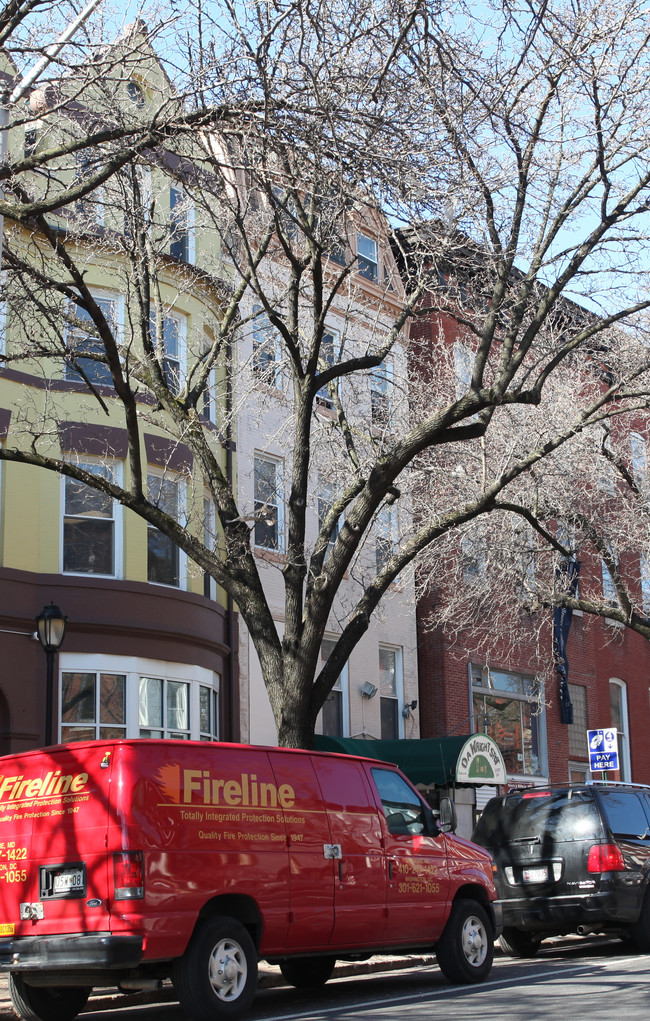2110 Bistro in Baltimore, MD - Foto de edificio - Building Photo