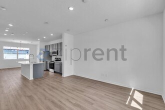 17514 Northlake Grv Dr in Oakland, FL - Foto de edificio - Building Photo