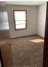 1614 Cottonwood St in Eudora, KS - Building Photo - Building Photo