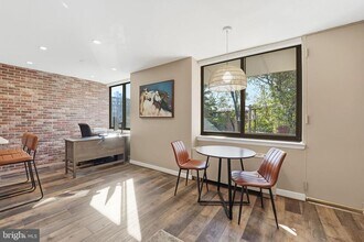 4390 Lorcom Ln in Arlington, VA - Building Photo - Building Photo