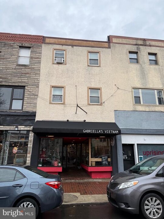 1837 E Passyunk Ave in Philadelphia, PA - Building Photo