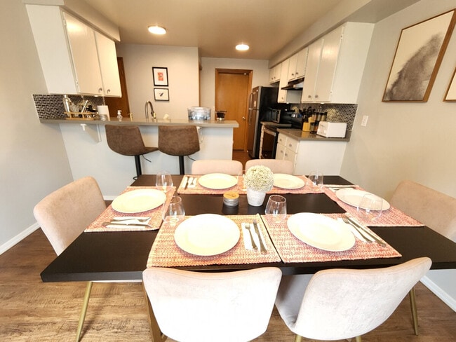 15904 Admiralty Way, Unit SI ID1051265P in Lynnwood, WA - Building Photo - Building Photo