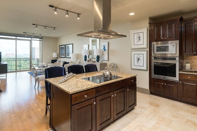 property at 7 Riverway Dr