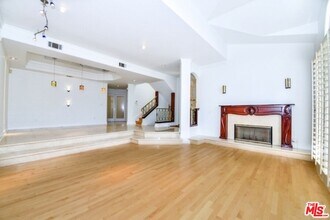6473 Zuma View Pl in Malibu, CA - Building Photo - Building Photo
