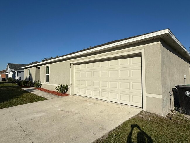 205 SW Chelsea Terrace in Port St. Lucie, FL - Building Photo - Building Photo