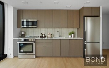 18 6th Ave in Brooklyn, NY - Building Photo - Building Photo