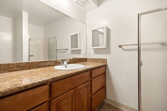 White Oak Terrace Apartments in Encino, CA - Building Photo - Building Photo