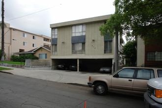 512 E Santa Anita Ave in Burbank, CA - Building Photo - Building Photo