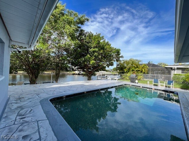 property at 1518 SE 32nd St