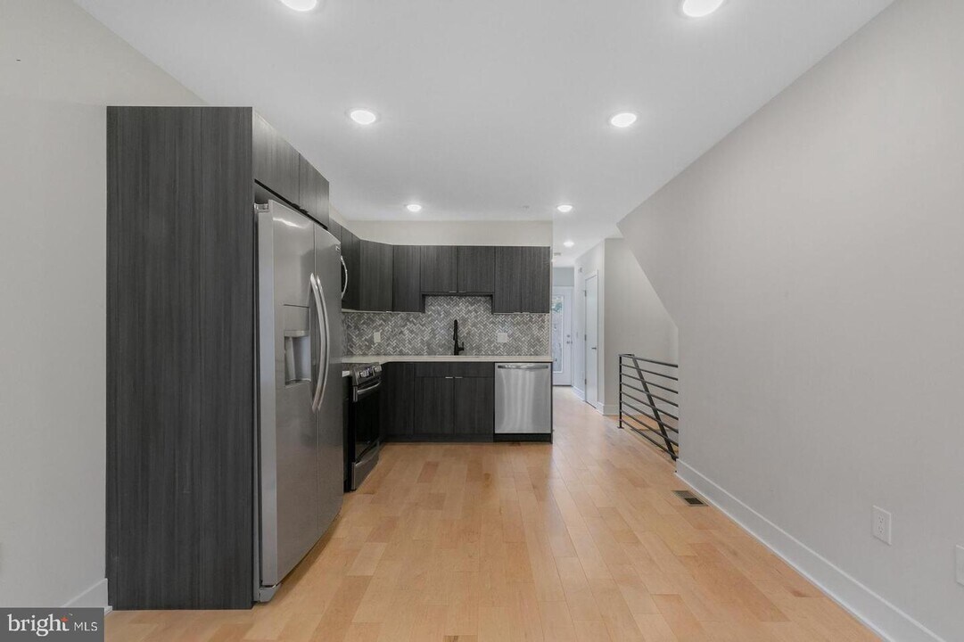 1932 Cambridge St Photo