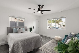 1704-1710 Hanford Dr in San Diego, CA - Building Photo - Building Photo