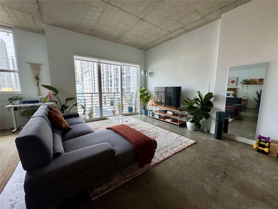 133 NE 2nd Ave, Unit 1507 in Miami, FL - Foto de edificio