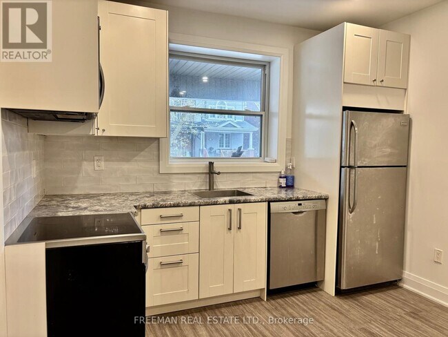 340 Howland Ave in Toronto, ON - Building Photo - Building Photo