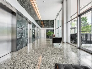 330 W Diversey Pkwy in Chicago, IL - Building Photo - Building Photo