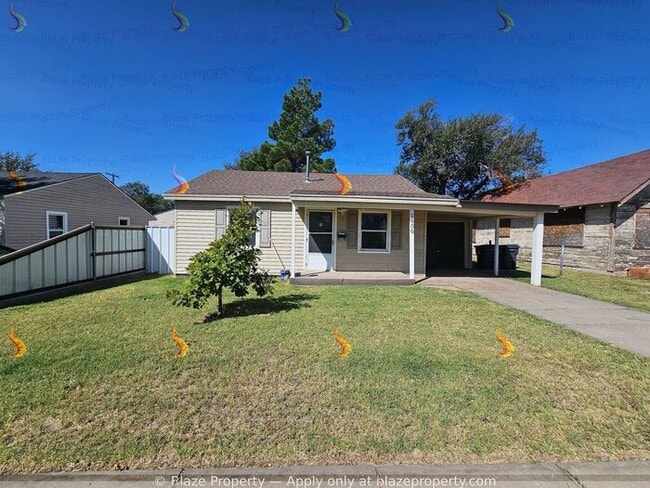 property at 1606 S La Salle St