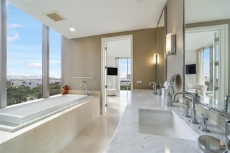 9705 Collins Ave, Unit 605N in Bal Harbour, FL - Foto de edificio - Building Photo