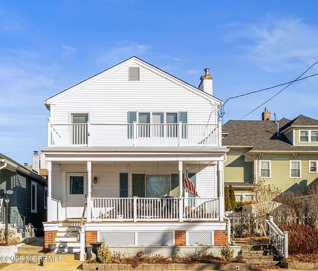 123 Stockton Ave in Ocean Grove, NJ - Foto de edificio - Building Photo