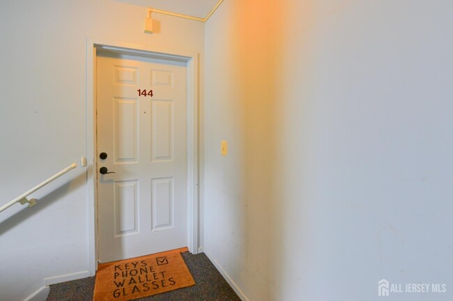 144 Keswick Dr in Piscataway, NJ - Building Photo - Building Photo