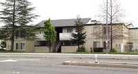 Madison Oaks Apartments in Sacramento, CA - Building Photo - Building Photo