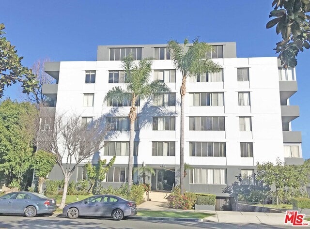 468 S Roxbury Dr in Beverly Hills, CA - Foto de edificio