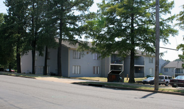 Lakeside Estate Apartments in Memphis, TN - Foto de edificio - Building Photo