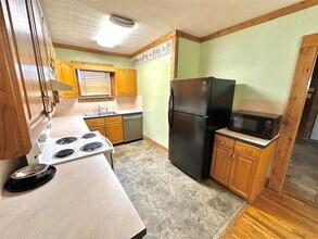 1694 Old Luling Rd in Lockhart, TX - Building Photo - Building Photo