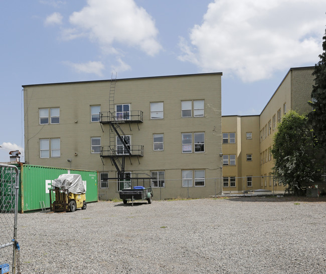 Falcon Apartments in Portland, OR - Building Photo - Building Photo