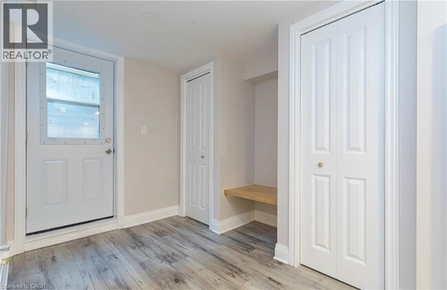 255 York Rd in Dundas, ON - Building Photo - Building Photo