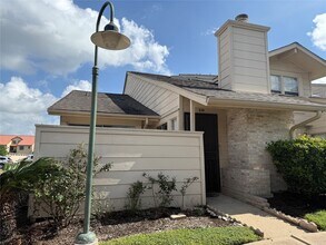 13046 Leader St in Houston, TX - Building Photo - Building Photo