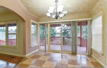 1610 Northlake Way NW in Bremerton, WA - Building Photo - Building Photo