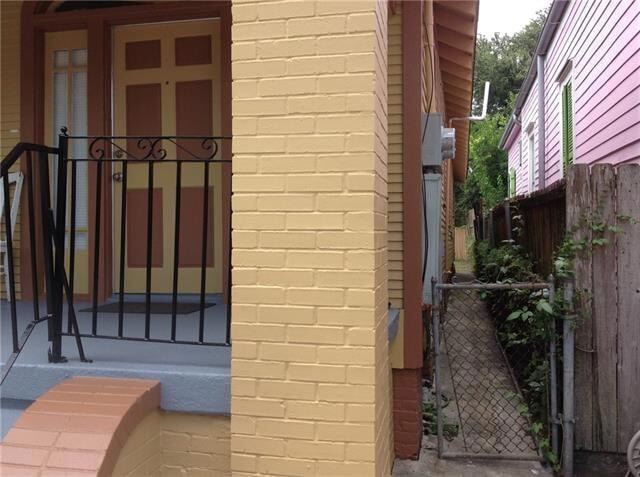 1018 Mazant St in New Orleans, LA - Building Photo
