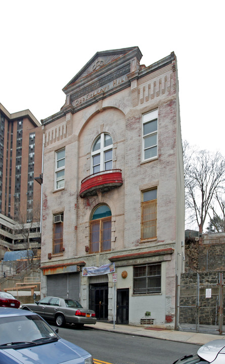 72 N Broadway in Yonkers, NY - Building Photo