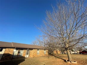 2401 Lanier Dr in Weatherford, OK - Building Photo - Building Photo