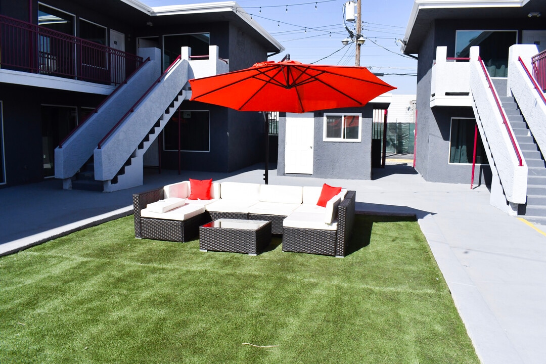Tam Apartments in Las Vegas, NV - Building Photo