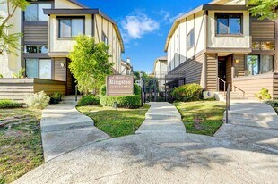 19355 Sherman Way in Los Angeles, CA - Building Photo