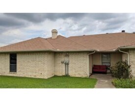 7412 Davis Blvd in North Richland Hills, TX - Building Photo