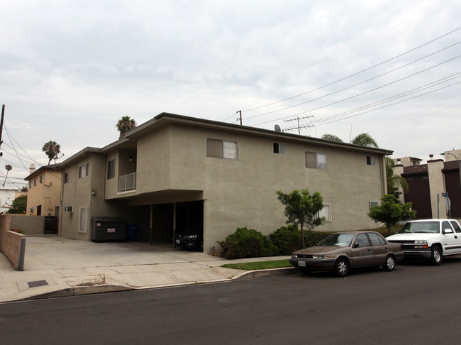 11927 Iowa Ave in Los Angeles, CA - Foto de edificio - Building Photo