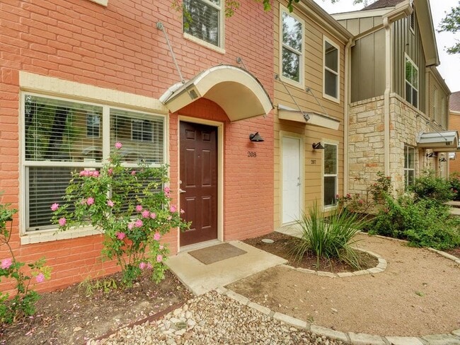 1101 Grove Blvd in Austin, TX - Building Photo - Building Photo