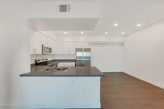 118 Shannon Pkwy in Visalia, CA - Building Photo - Building Photo