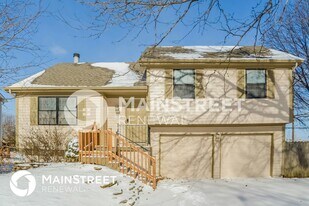 1126 E Elizabeth St in Olathe, KS - Building Photo