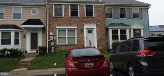 4328 Dunwood Terrace, Unit 075-01 in Burtonsville, MD - Building Photo