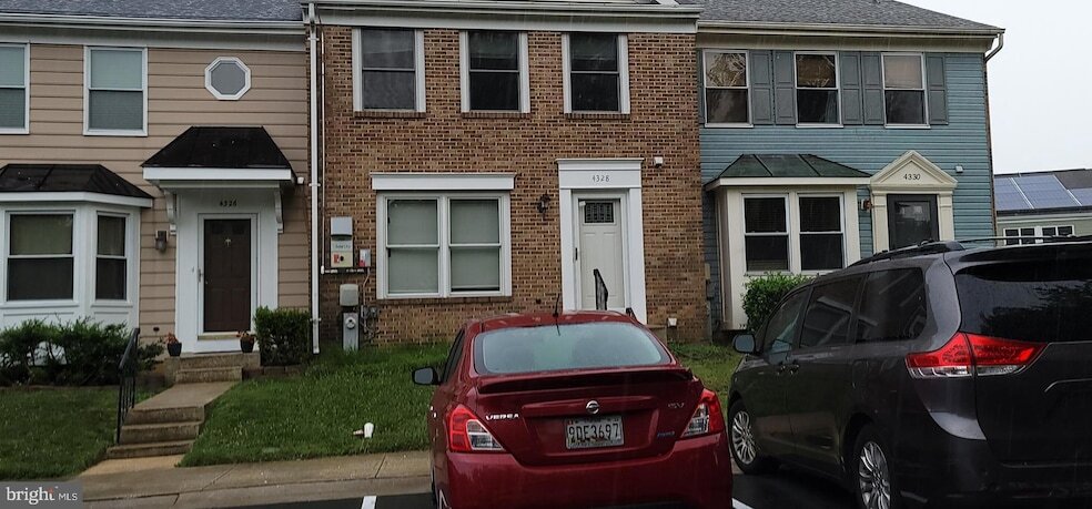 4328 Dunwood Terrace, Unit 075-01 in Burtonsville, MD - Building Photo