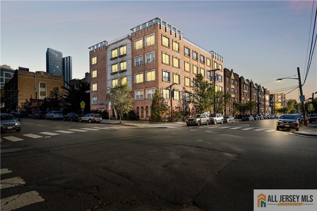 45 Broadway in Jersey City, NJ - Building Photo