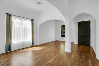 11661 Bradford Commons Dr in Las Vegas, NV - Building Photo - Building Photo