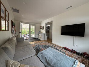 401 Silvery Ln in El Cajon, CA - Building Photo - Building Photo