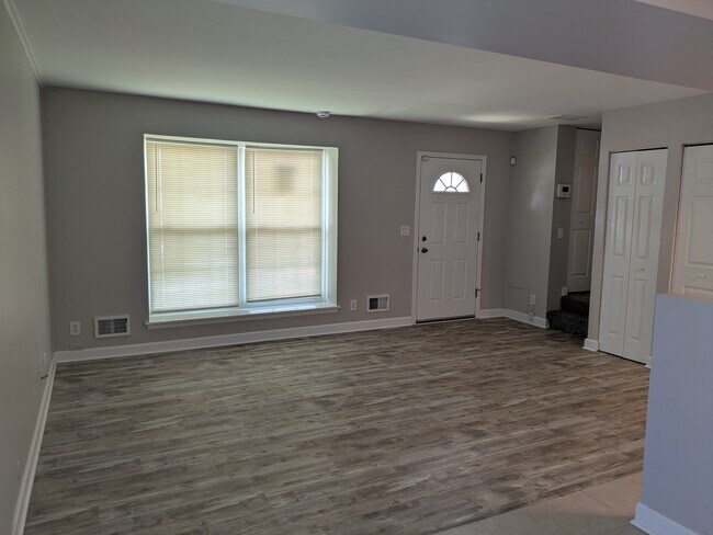 16H Fernwood Dr in Bolingbrook, IL - Foto de edificio - Building Photo