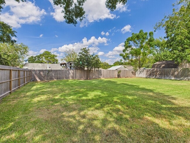 13010 Foxburo Dr in Houston, TX - Building Photo - Building Photo