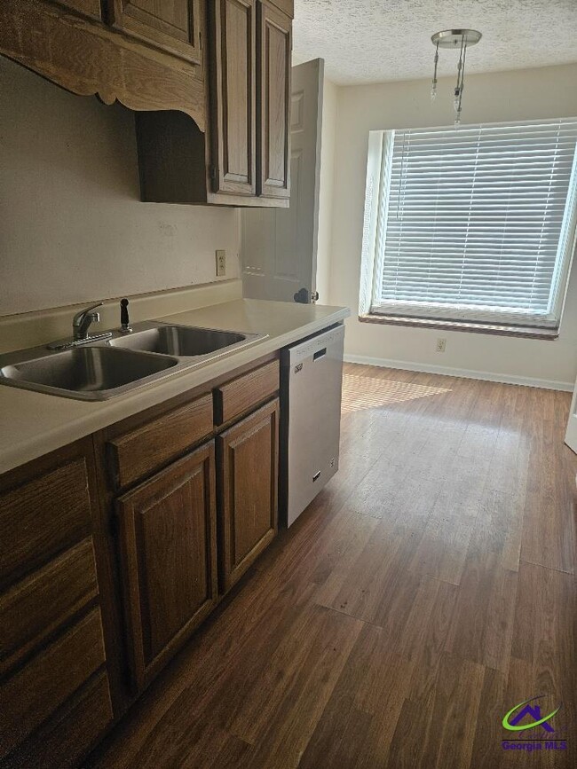106 Wingate Ct in Byron, GA - Foto de edificio - Building Photo