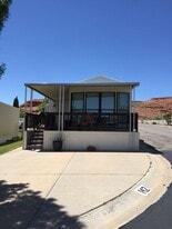 1150 W Red Hills Pkwy in Washington, UT - Building Photo