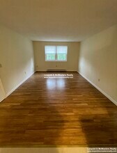39 Dinan Dr, Unit 19 in Gardner, MA - Foto de edificio - Building Photo